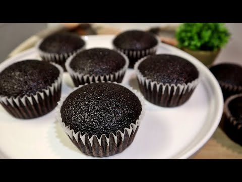 Classic Moist Chocolate Cupcakes Recipe