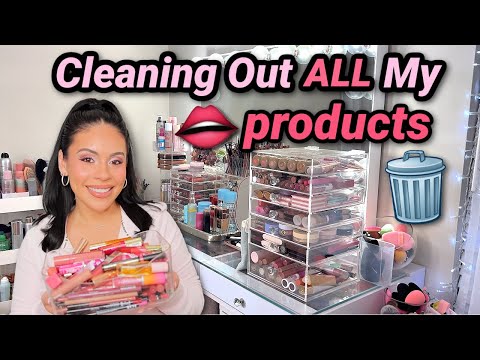 Decluttering My Entire Lip Product Collection 👄 MAJOR END OF YEAR CLEAN OUT 🚮