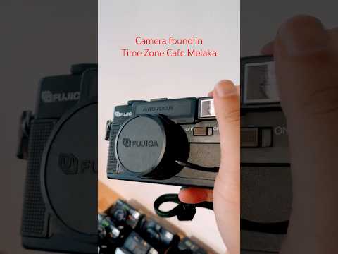 復古相機在馬六甲時區咖啡 Vintage film camera in Time Zone Cafe Melaka.