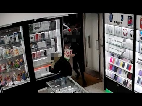 CCTV footage of smash-and-grab robbery in Dublin phone shop