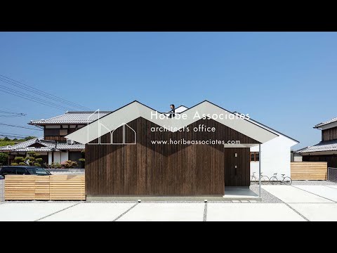 The house composed of 3 consecutive kirizuma roofs Vol.5／【OSAKA・TOKYO　Japanese architect】