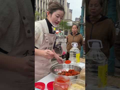 最近没空出摊，来个库存拌霉豆腐的视频霉豆腐 地方特色美食 家乡的味道 谁懂这一口的好吃程度 干净又卫生