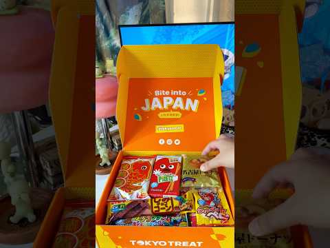 new year, new snacks to try! 🥨🍡 #tokyotreat #snackbox #japanesesnacks #snacksshorts #japansnacks