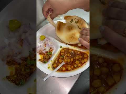 My favourite Chole kulcha #streetfood #cholekulche #explore #shorts #viral #youtubeshorts #trending