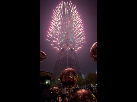 雪莉老師㊗️大家 #新年快樂【 Happy New Year 2025 ! 】 Taipei 101 跨年煙火手機錄影花絮