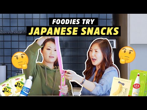 INSTAGRAM FOODIES TRY JAPANESE SNACKS 2019 | Food Taste Test Food Challenge