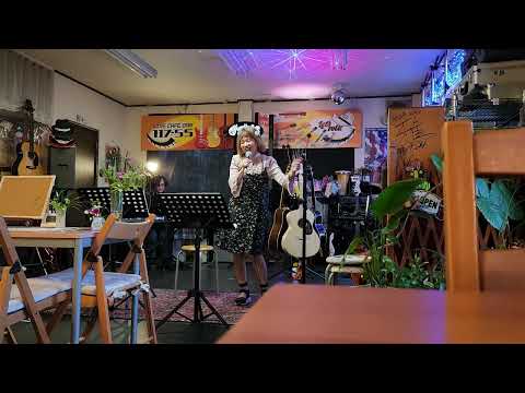 枚方市にありますLive  Cafe  Bar  117-55 に行ってきました🎵『わたしの青い鳥』を歌わせて頂きましたよ✨