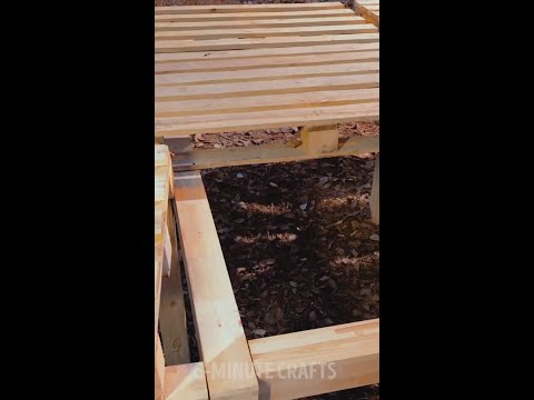 Childhood dream come true - Building a forest house from pallets!