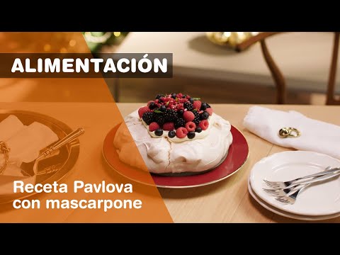 Receta de Tarta Pavlova con mascarpone y frutas del bosque