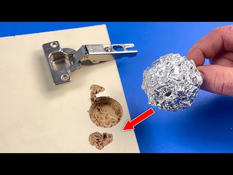 Method Surprised 50-year-old Carpenter! Put Aluminum Foil To Hinge and Be Amazed