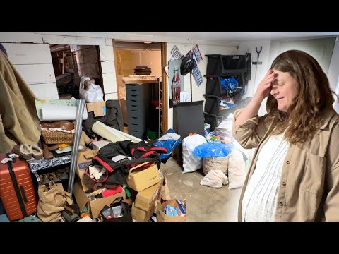 Overwhelming Mud Room Full of Trash & Clutter 😮 BEFORE and AFTER TRANSFORMATION!