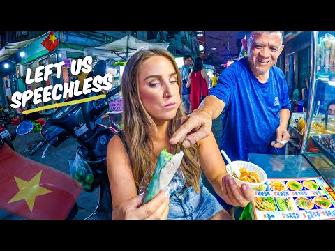 Eating the BEST Vietnamese Street Food!! 🇻🇳 (Saigon’s BIGGEST Night Market)