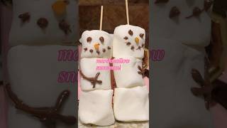 marshmallow Snowmen ⛄️ #snowman #marshmallow #winterideas #winterfoods #marshmallowdiy #sweettreats