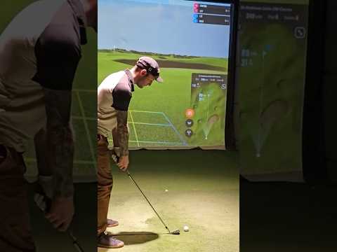 Don’t shank it/ trying to get in my head #golf #subscribe #viral #ytshorts #like #fyp #funny #sim