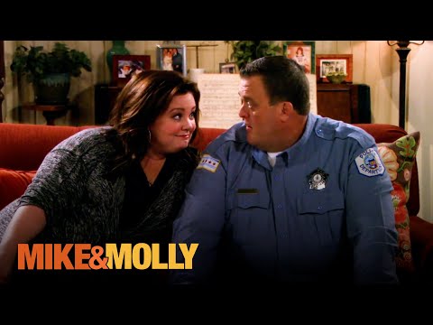 I Can't Be a Detective and a Love Machine | Mike & Molly