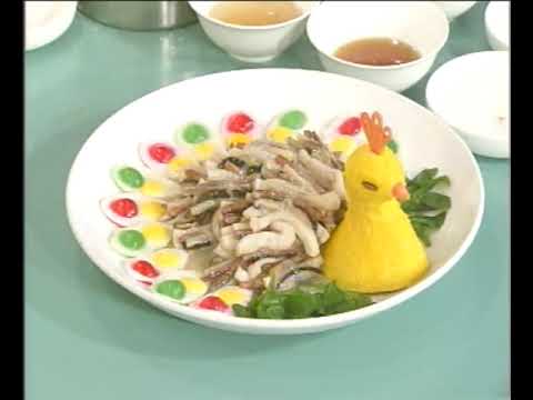 开屏柴把桂鱼 湘菜名菜22 Split-Fan Grilled Mandarin Fish is a traditional and famous dish in Hunan cuisine,