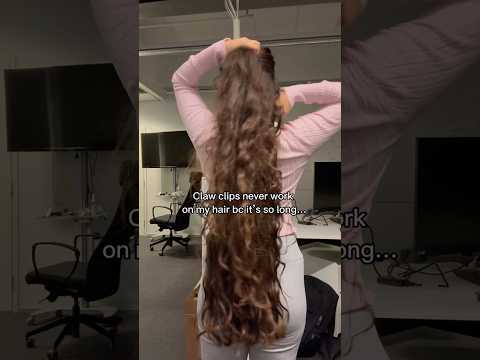 Trying the worlds biggest claw clip #haircare #hairstyle #longhair #hairgoals #hairgrowth