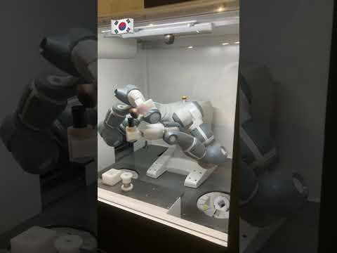 韓国🇰🇷ソウルで見つけた奇妙な動きのロボット❕何用❔ #korea #food #koreafood #streetfood #seoul #travel #art #ロボット #robot