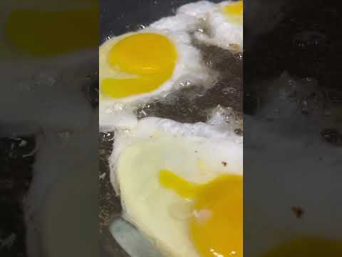 #breakfastideas #eggs #spam #luncheonmeat #asmrsounds #asmr #frying #foodie #lifeisgood #fyp #shorts