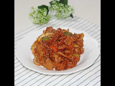 How to make spicy Korean spicy pork ribs marinated in red pepper paste