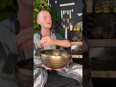 Singing Bowl Sound Healing - A Moment Of Peace #shorts