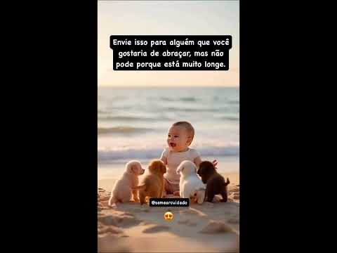 Baby na praia com cachorrinhos