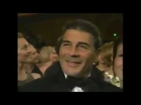 Robin Williams hilarious Oscars speech for Good Will Hunting