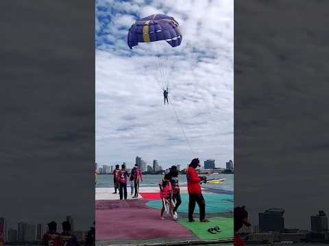 Parasailing in Pattaya Coral Island | Travel shorts | #travelshorts #exploring #thailandtravel