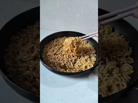 Wai Wai Dynamite Xtra Spicy Instant Chicken Noodles 🍜 #noodles #ytshorts #viral