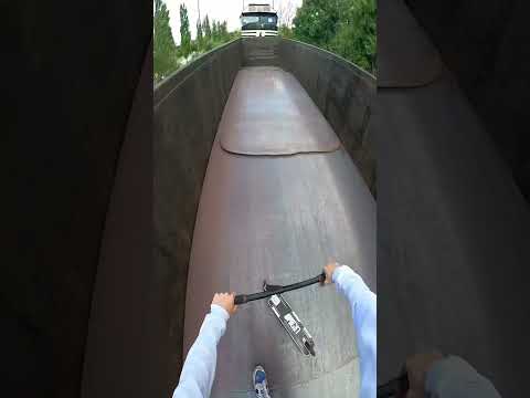 He PLAYING SUBWAY SURFERS🤯 #short #scooter #redbull #skate #shorts #insane #viral #scooter