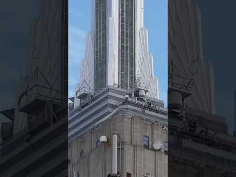 We caught someone asking an important question with the 200-600MM lens on the Empire State Building