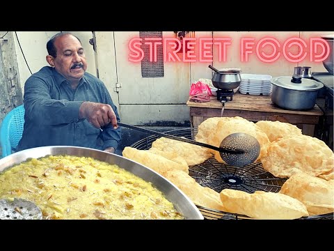 The Art of Bhatura - Halwa Puri Amazing Street Food Pakistan