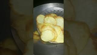 Instant Potato 🥔 Chips#homemade #fresh #potatorecipe #crunchy #frypotato#chips#wafer#potatosnacks