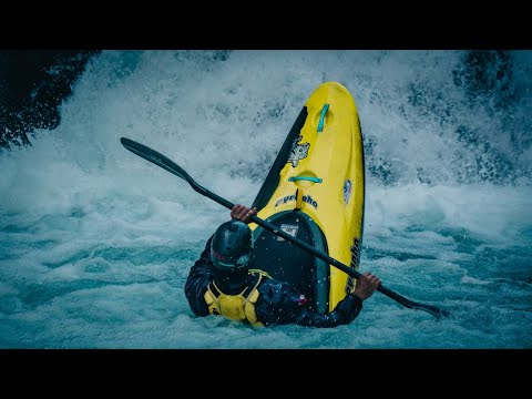 GET YOUR KAYAK VERTICAL! How Do A Stern Squirt (or Tailie)