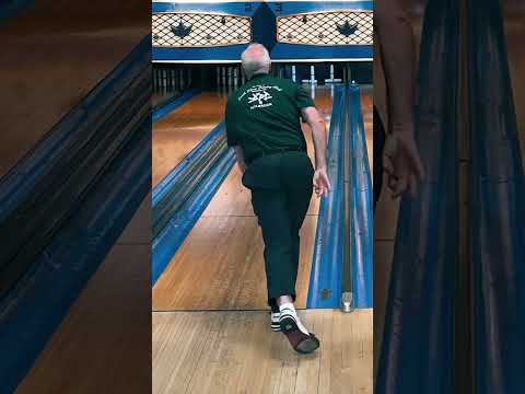 Craig Holbrook making the 5-7-10 #candlepin #bowling #spare