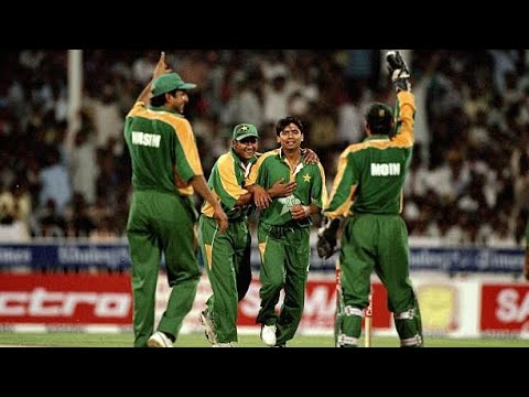 Pakistan DESTROY India ALL OUT FOR 125 Pakistan VS India 1999 Sharjah Cup Final