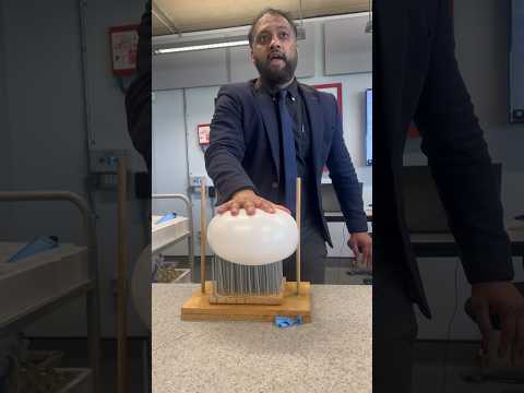 Pressure on a balloon 🎈 #pressure #balloon #science #scienceexperiment #physics #teacher #classroom