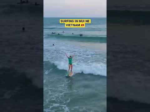 🇻🇳 Surfing in Mui Ne, Vietnam