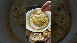 Garlic Butter Baked Brie 🧈🧀 #cheese #appetizer #baked #butter #brie #recipe