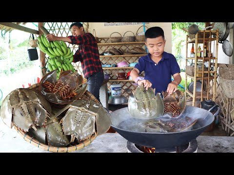 Little chef and Country man cooking Horseshoe crabs with the best style - Chef Seyhak