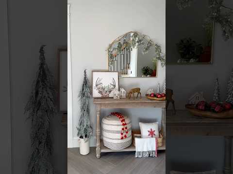 The entryway console table with Christmas decor perfect for the whole winter #holidaydecorideas