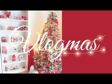 Decorating the Christmas tree 🎄oh and i smashed a bauble 🥲 Vlogmas  ♥️