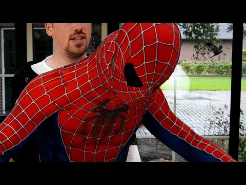 Spider-Man Suit How-To-Wear - Getting Inside the Costume