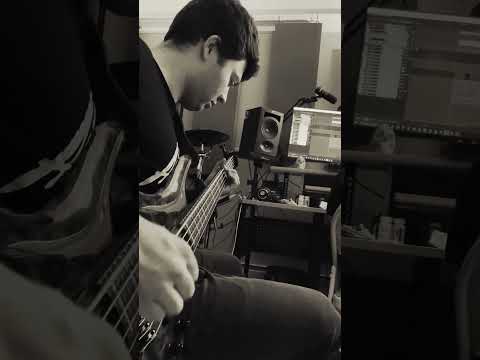 Nu Metal Bassist Plays 5-7-8 Metalcore #short #ibanezbass #nucore