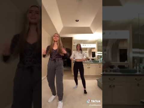 Addisonrae dancing with D Charliedamelio to Get Up