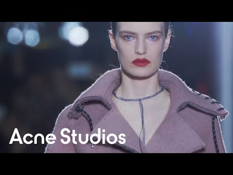 Acne Studios Women’s Fall/Winter 2015 show