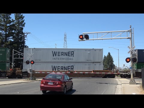 UP 7794 Z-Train Intermodal South | Fruitridge Rd. Railroad Crossing, Sacramento CA