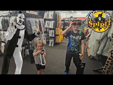 New 2024 Spirit Halloween Store Walkthrough with Ellie!