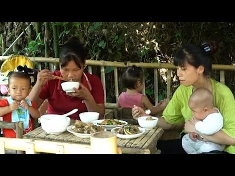 Single Mom Makes Donuts and Helps People in Need. Triệu Thu Thùy