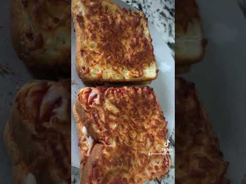 Air Fryer Cheese Bread and Pizza!  #yoursimplemeals #airfryer #cheesebread #pizza #tastefullysimple